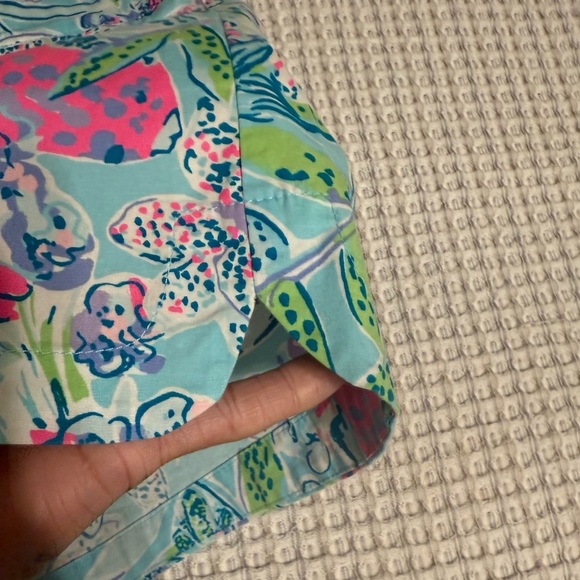 Lilly Pulitzer Ocean View Shorts Size M - Picture 4 of 10